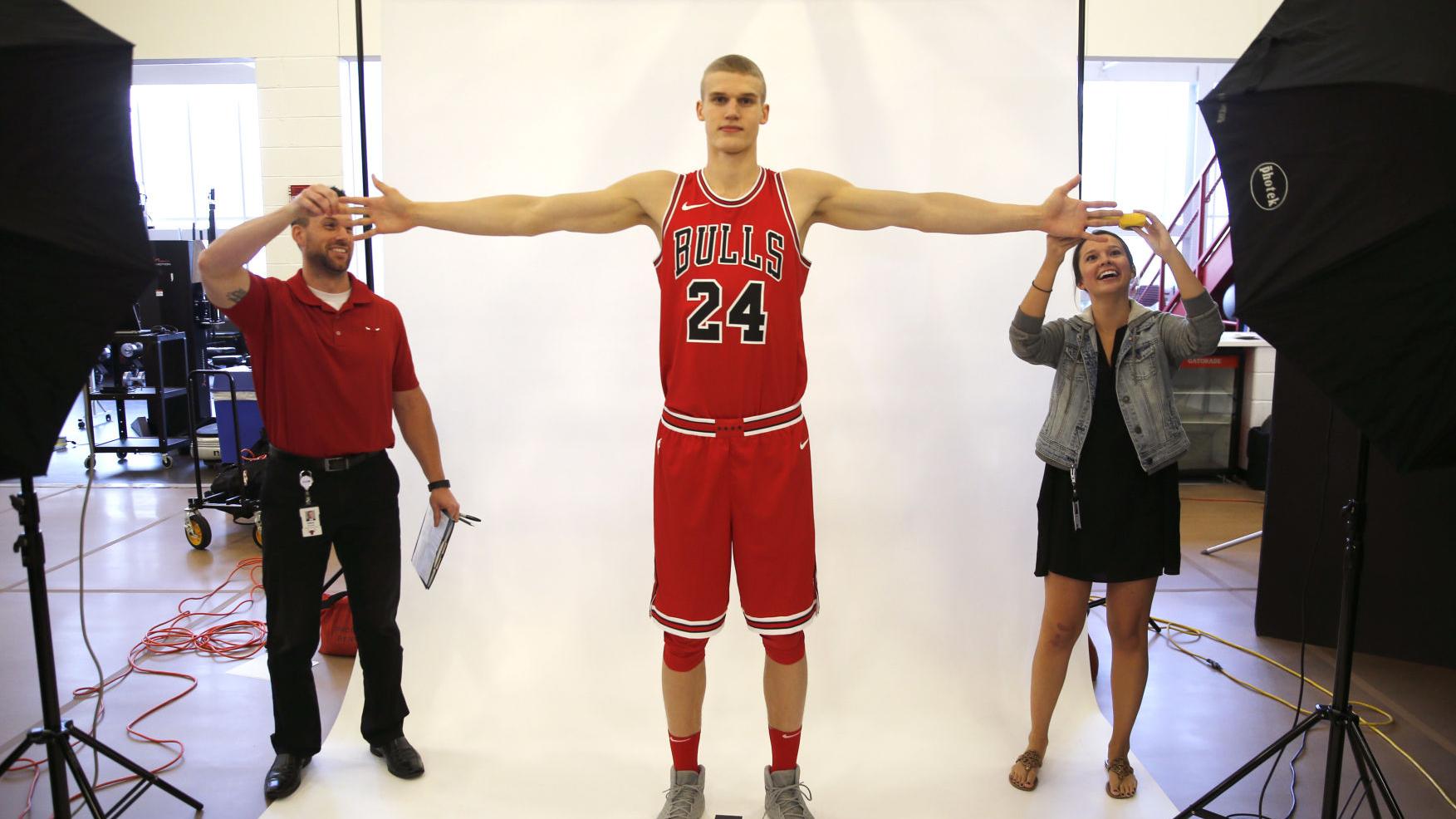Catching up with the Cats: Lauri Markkanen shines in preseason debut, Aaron Gordon posts double-double against Spurs